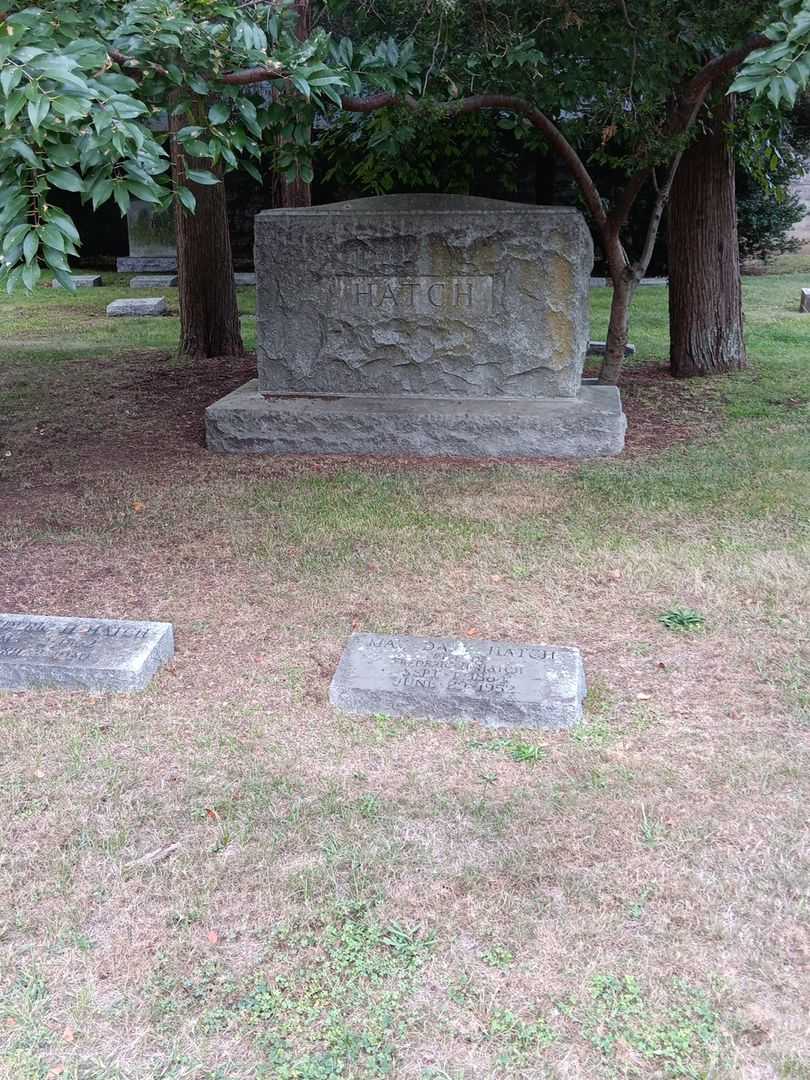May Daly Hatch's grave. Photo 2