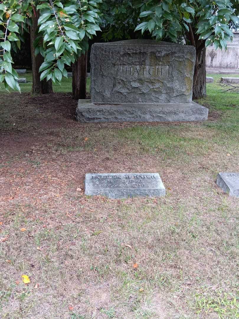 Frederic H. Hatch's grave. Photo 2