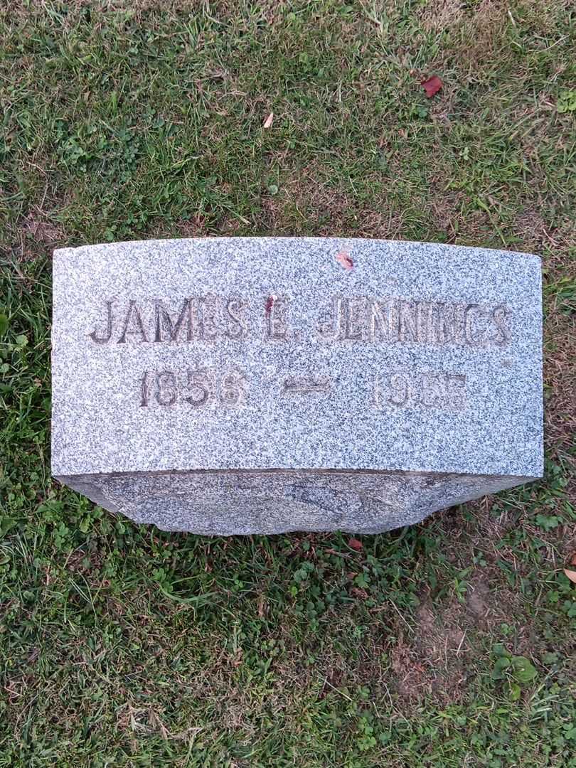 James E. Jennings's grave. Photo 2