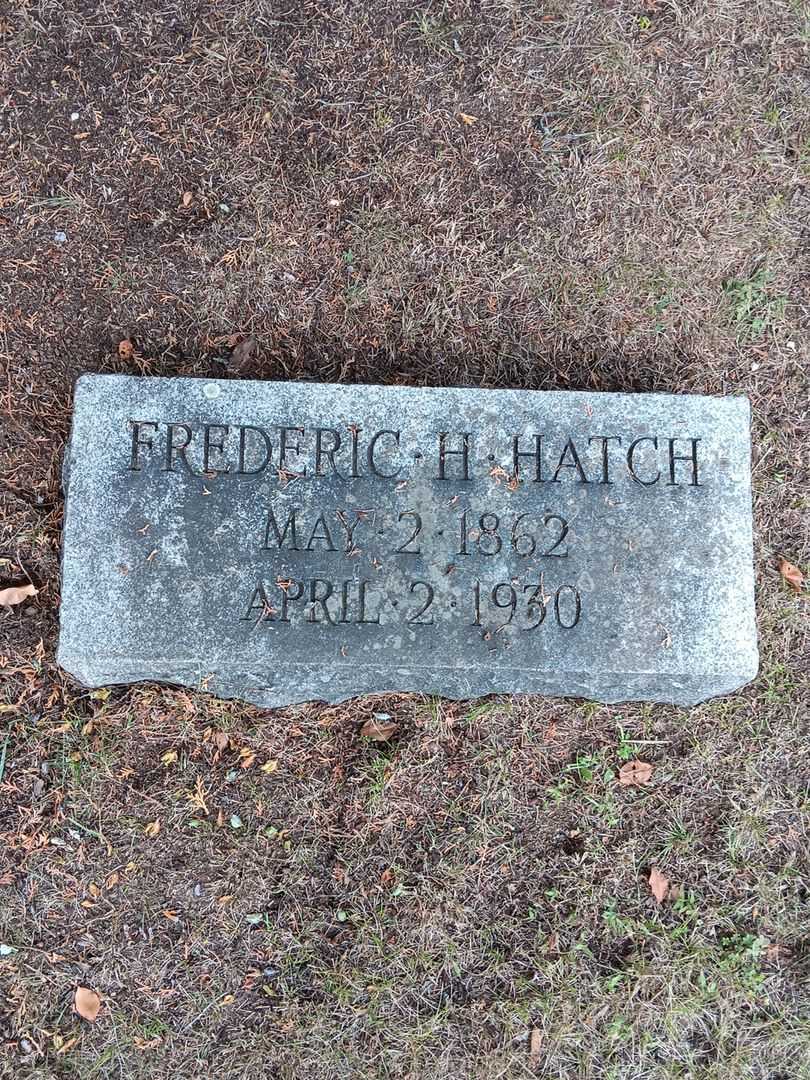 Frederic H. Hatch's grave. Photo 3
