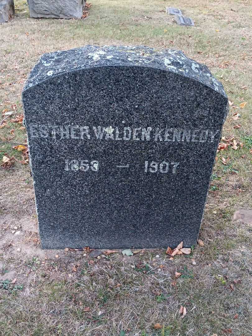 Esther Walden Kennedy's grave. Photo 2