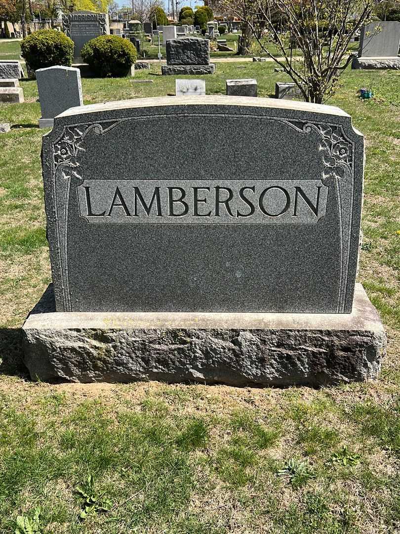 George Annie Lamberson's grave. Photo 1