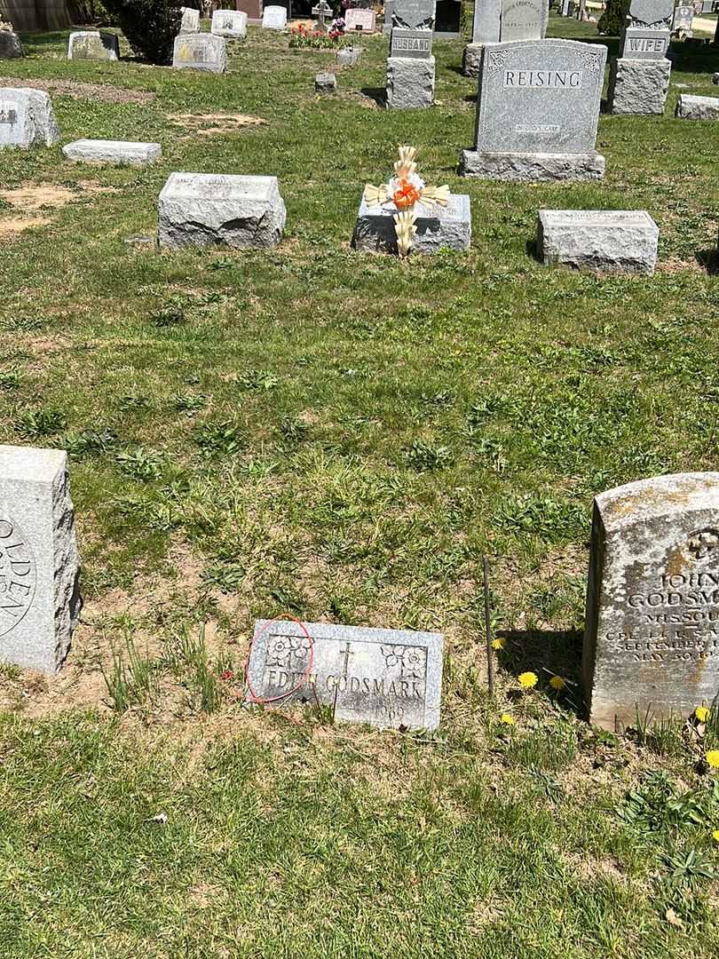 Edith Godsmark's grave. Photo 1