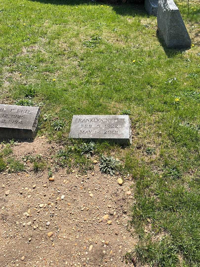 Franklyn Norman Feil's grave. Photo 2