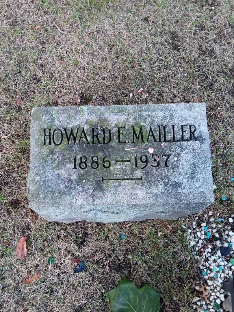 Howard E. Mailler's grave. Photo 3
