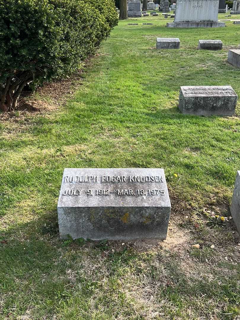 Rudolph Edgar Knudsen's grave. Photo 2