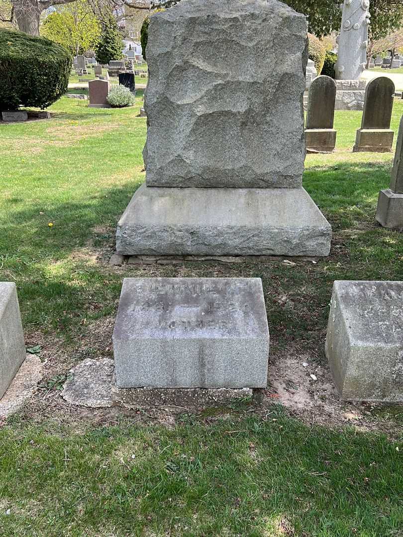 Jennie H. Van Vechten's grave. Photo 2