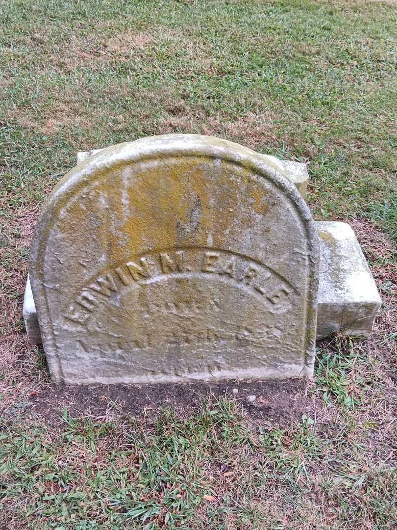 Edwin M. Earle's grave. Photo 2