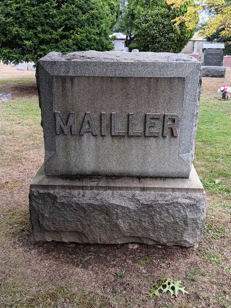 Edward L. Mailler's grave. Photo 1
