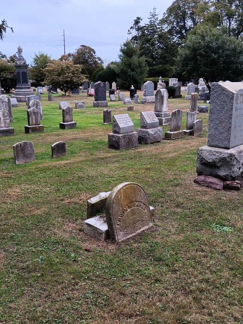 Edwin M. Earle's grave. Photo 1