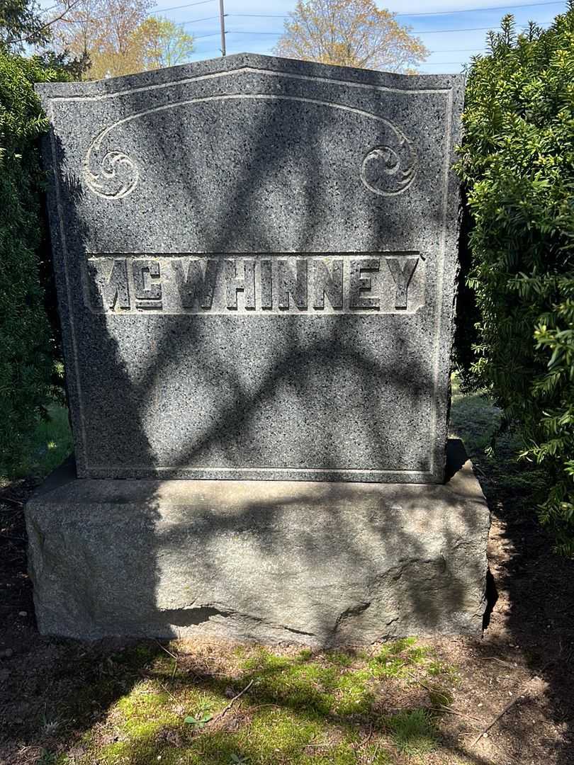 Florence M. Mackey's grave. Photo 1