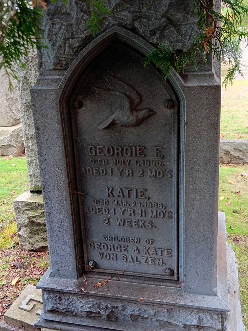 George F. Von Salzen's grave. Photo 3