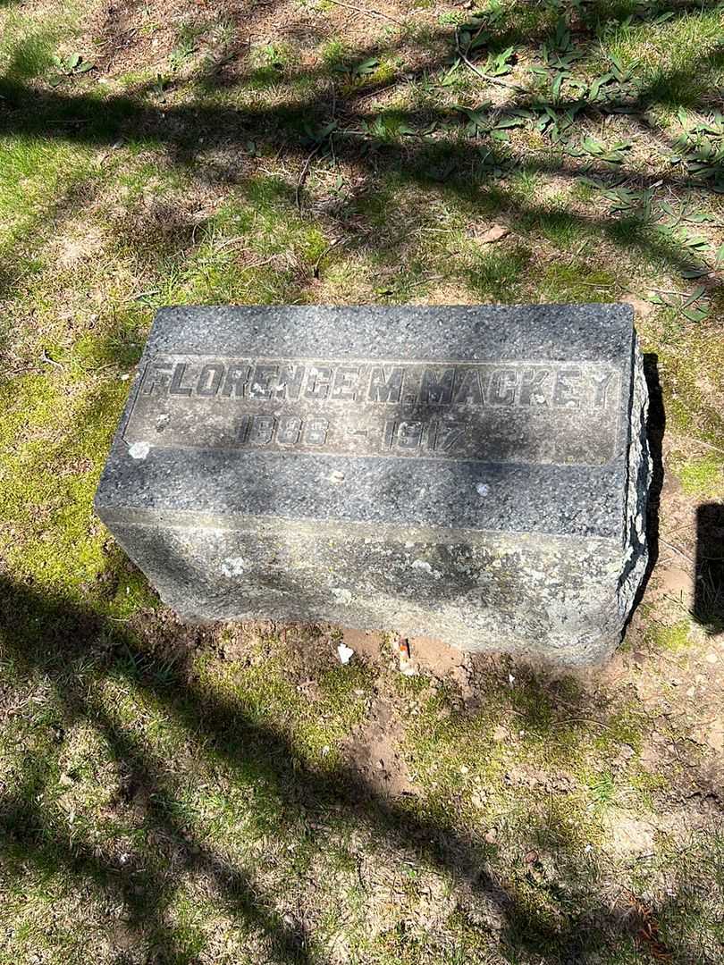 Florence M. Mackey's grave. Photo 3