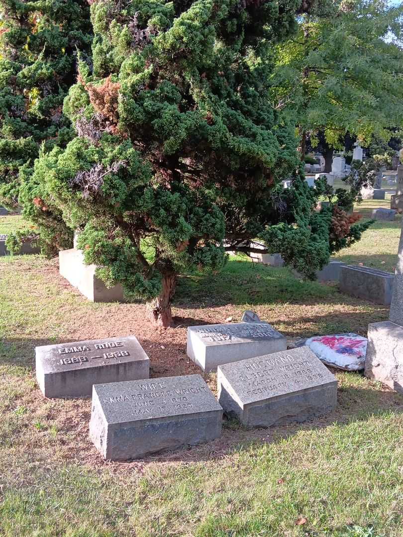 Norma T. Kerr's grave. Photo 2