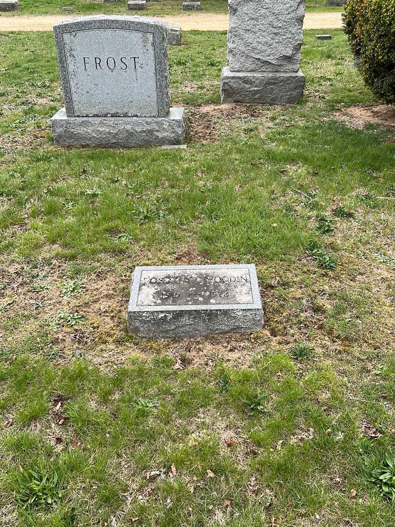 Dorothy C. Woodin's grave. Photo 2