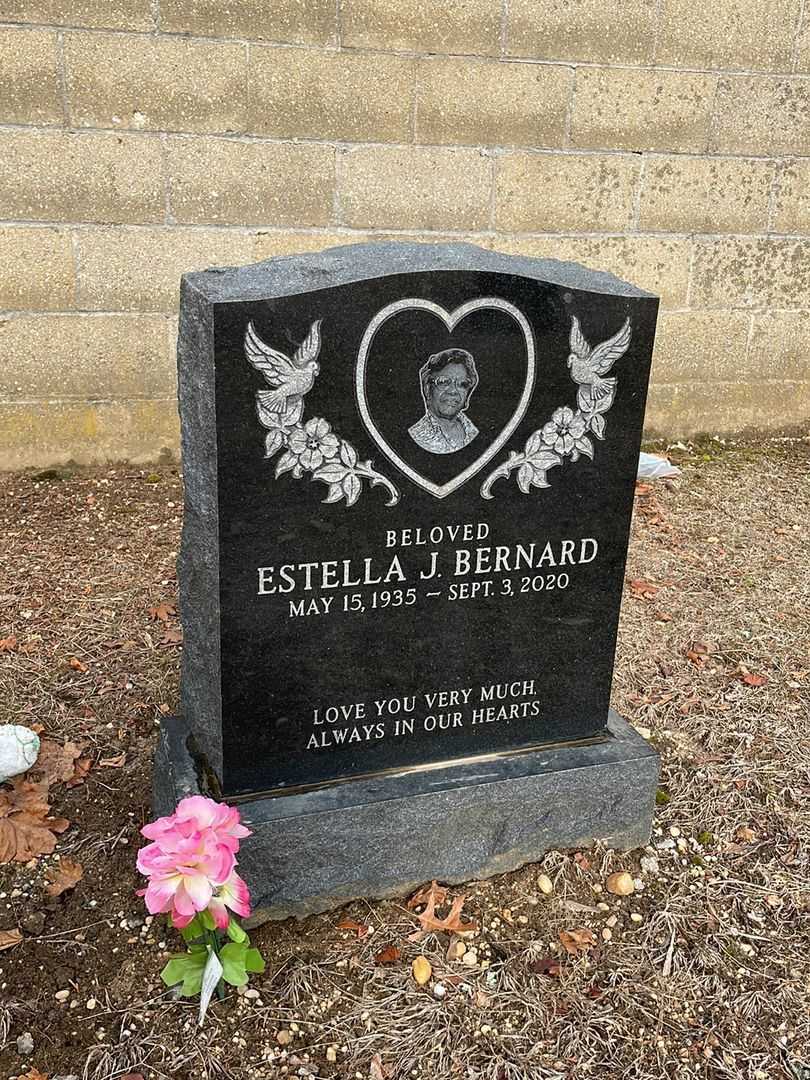 Estelle Jackson Bernard's grave. Photo 2