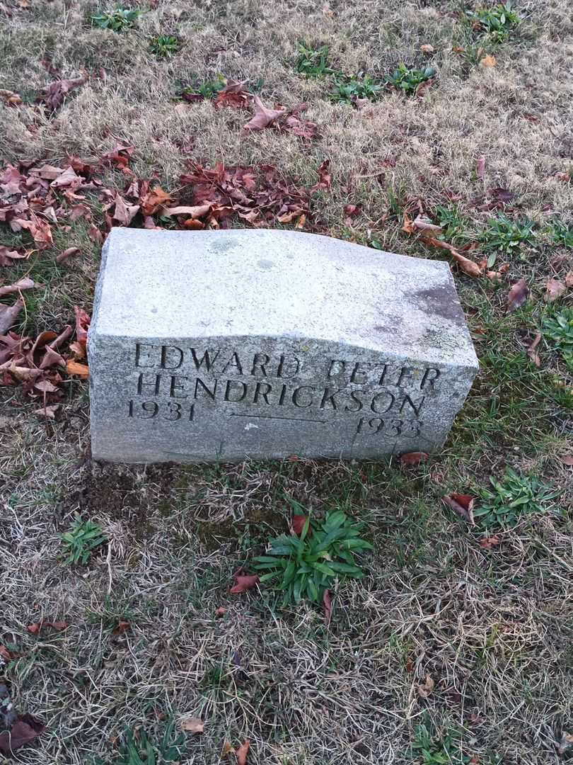 Edward Peter Hendrickson's grave. Photo 3