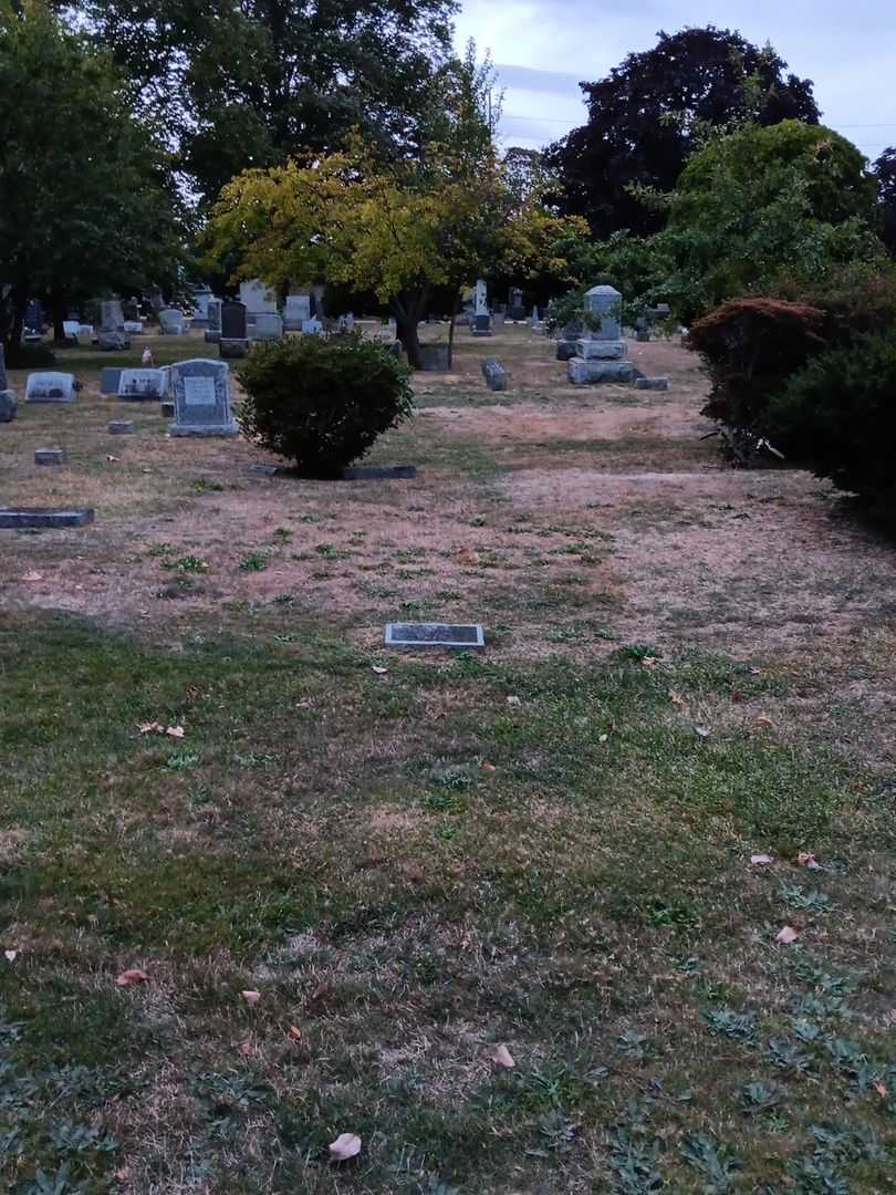 Frank E. Dalton's grave. Photo 1