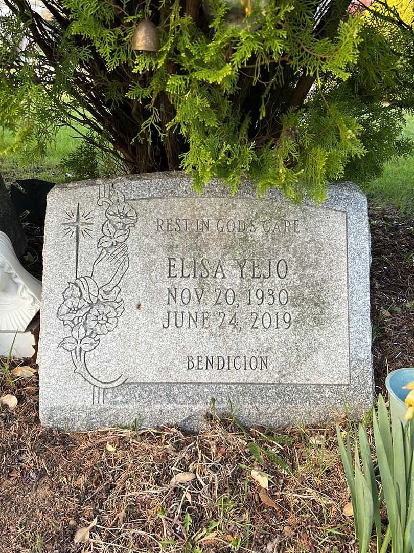 Elisa Yejo's grave. Photo 2