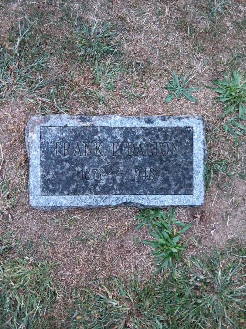 Frank E. Dalton's grave. Photo 2