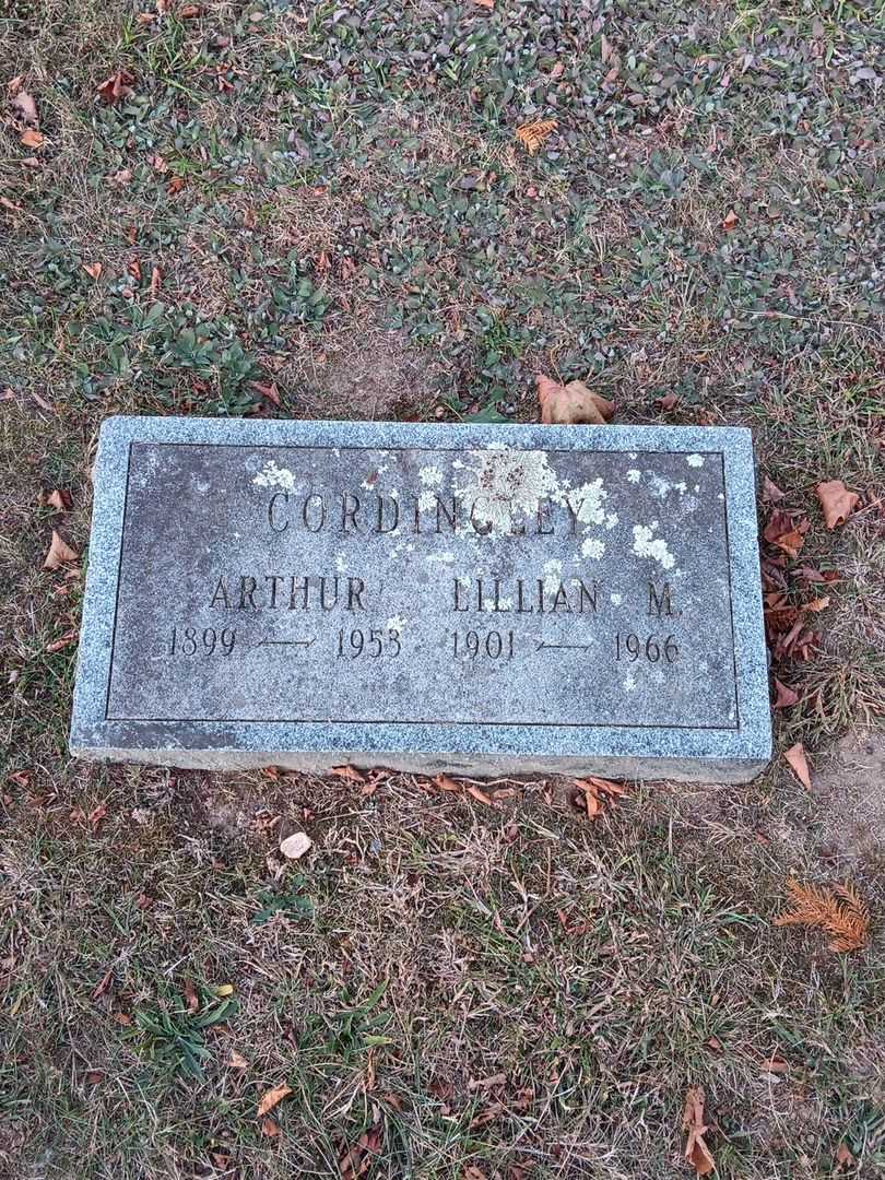 Lillian M. Cordingley's grave. Photo 2