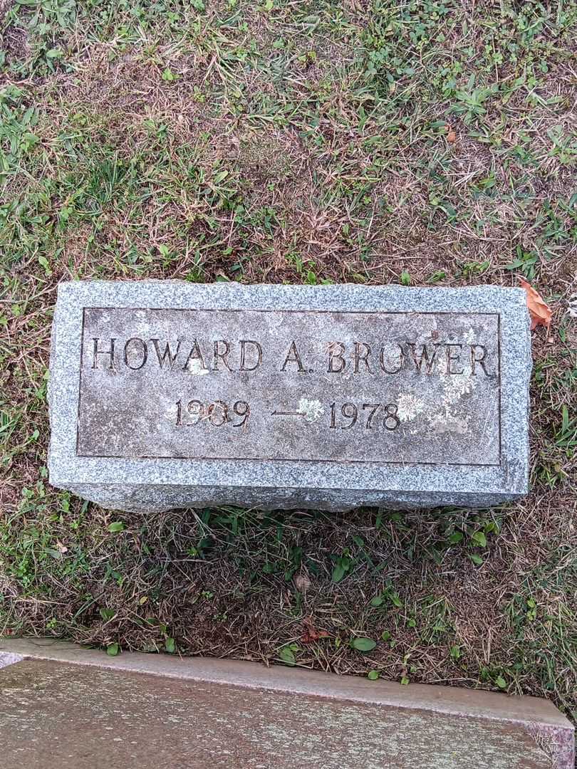 Howard A. Brower's grave. Photo 3