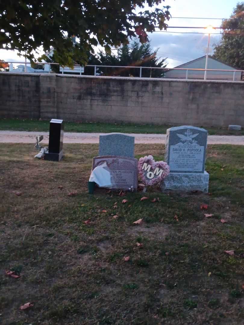 Jean Queen Pearson's grave. Photo 1