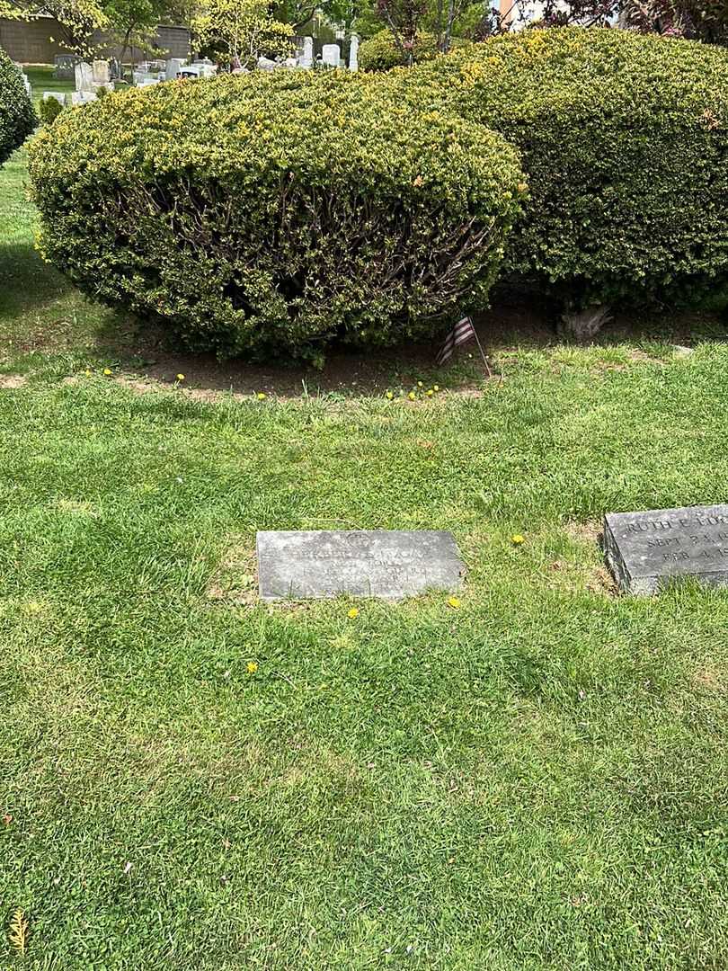 Herbert L. Edgar's grave. Photo 1