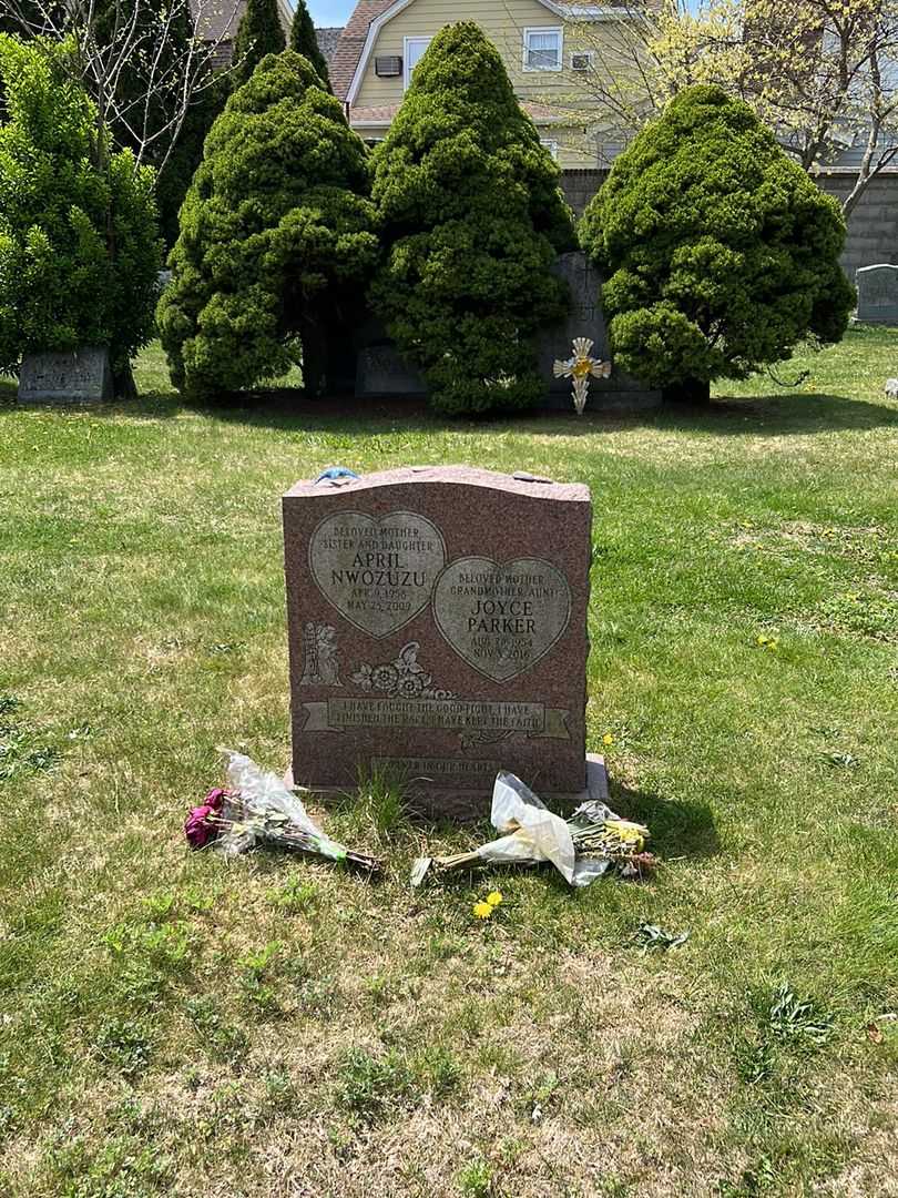 Joyce Parker's grave. Photo 1