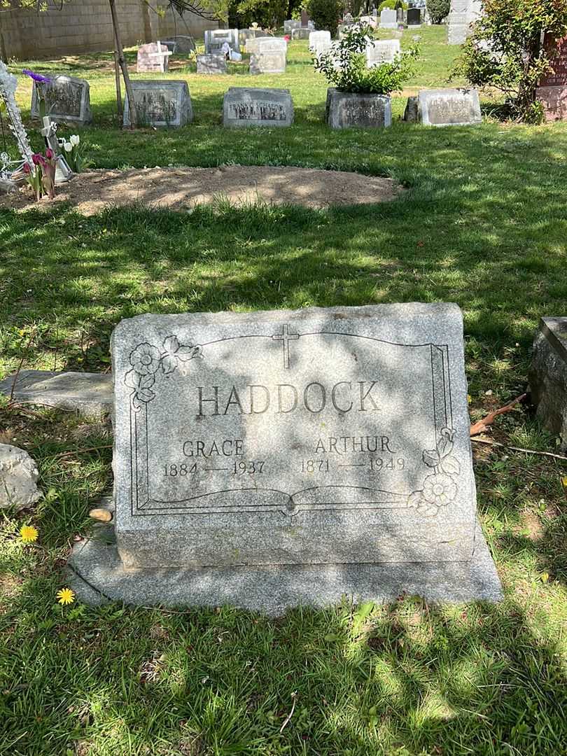Arthur F. Haddock's grave. Photo 2