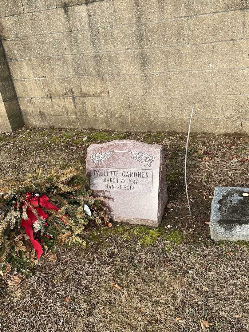 Paulette Joyce Gardner's grave. Photo 1